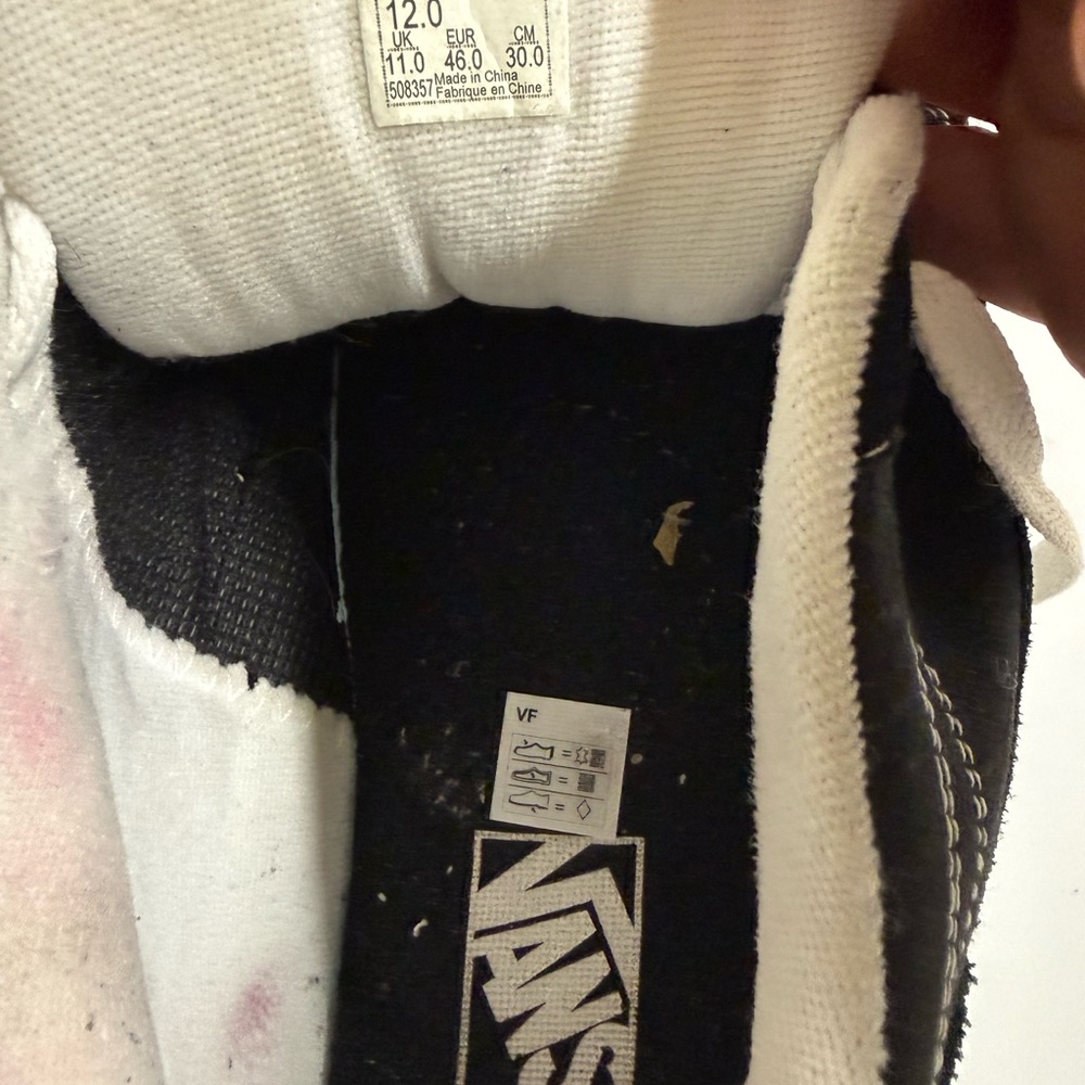 Vans Men's Black and White Canvas Sneakers - Picture 4 of 7